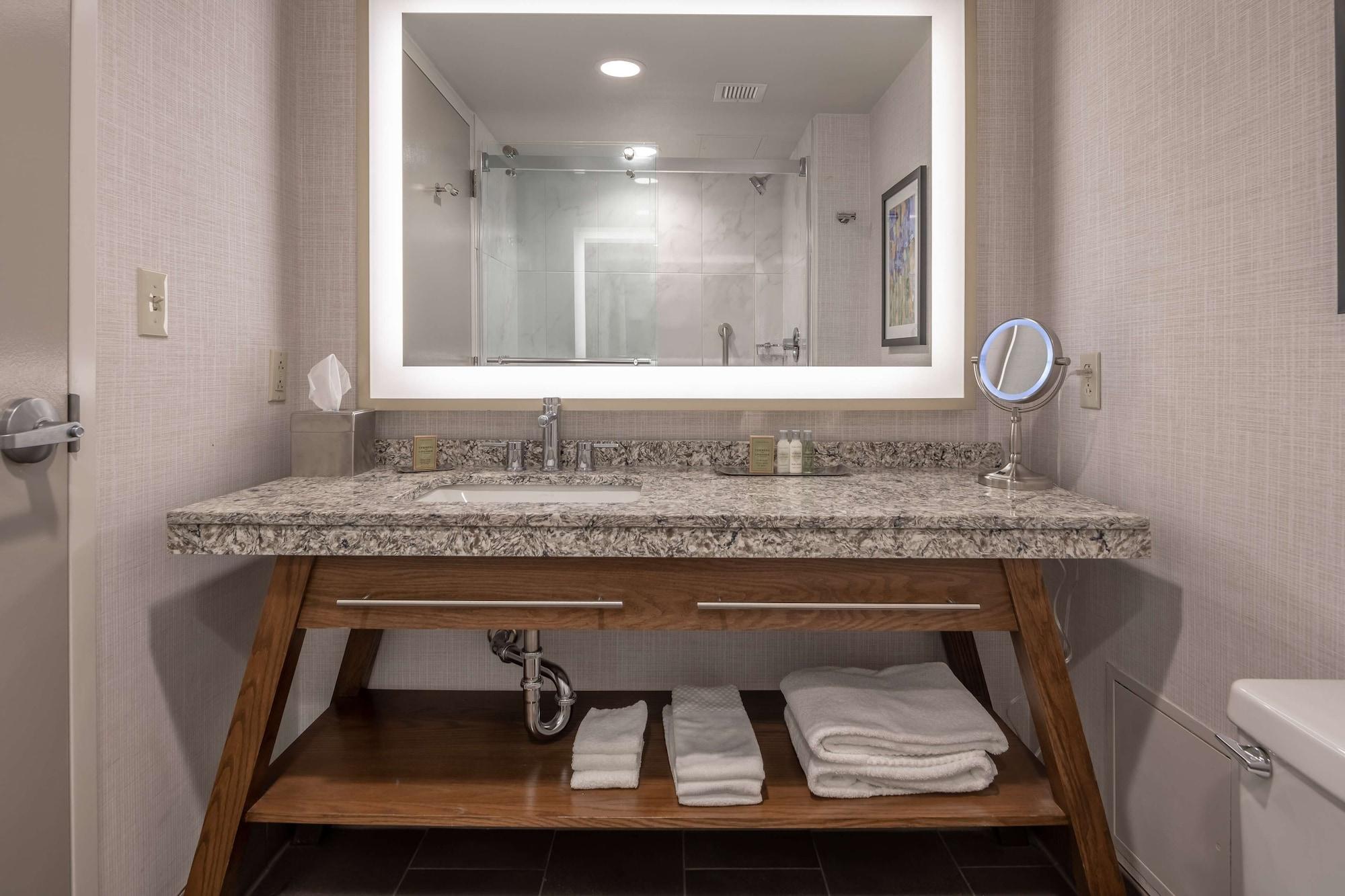 Doubletree By Hilton Dallas-Farmers Branch Ngoại thất bức ảnh